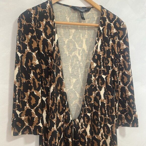 DVF Julian Leopard Print Silk Wrap Midi Dress Sz 2 neiman marcus - Picture 6 of 8